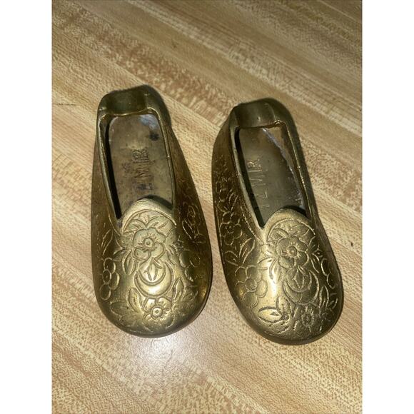 Vintage Set Of 2 Matching Izmir Brass Shoe Ashtray Vintage Incense Burner Ornate - Picture 1 of 7
